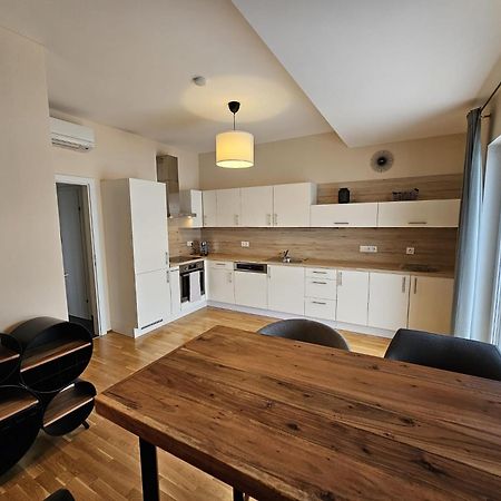 Apartment Leibnitz Im Zentrum Nahe Am Bahnhof Und Der Suedsteirischen Weinstrasse 外观 照片