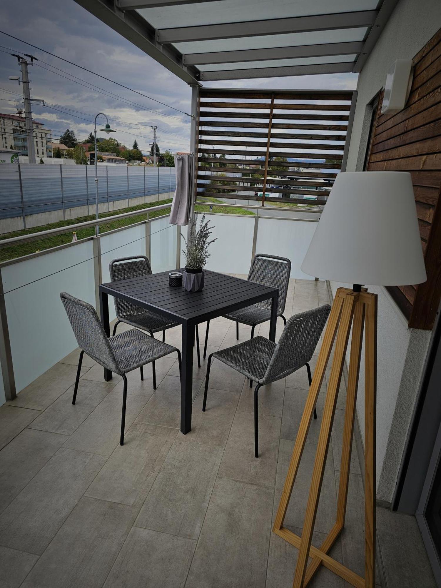Apartment Leibnitz Im Zentrum Nahe Am Bahnhof Und Der Suedsteirischen Weinstrasse 外观 照片