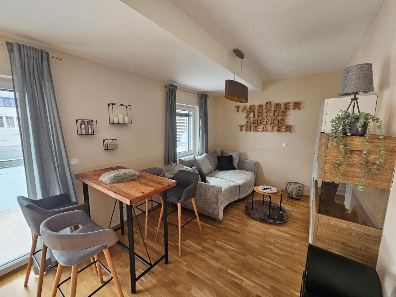 Apartment Leibnitz Im Zentrum Nahe Am Bahnhof Und Der Suedsteirischen Weinstrasse 外观 照片